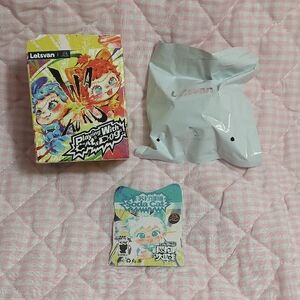 Letsvan Wakuku Playing With Cats And Dogs Figure (Soda Cat) 🥤